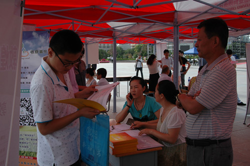 筑巢引鳳，吸納人才 敦煌種業(yè)參加酒泉市人社局組織的大型人才招聘會(huì)