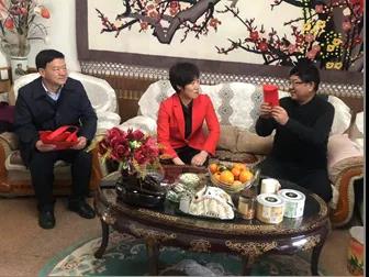 敦煌種業(yè)領導看望慰問公司老干部、老黨員及困難黨員職工